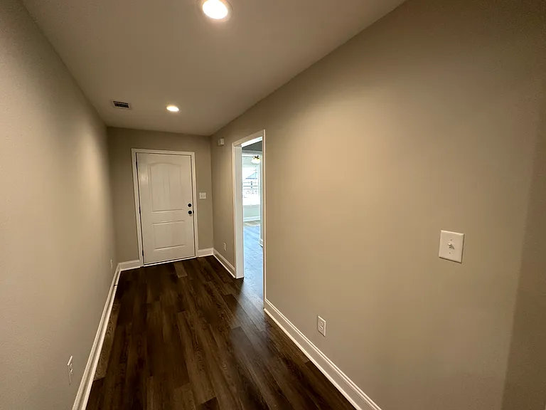 221 Lasso Dr — Photo 3