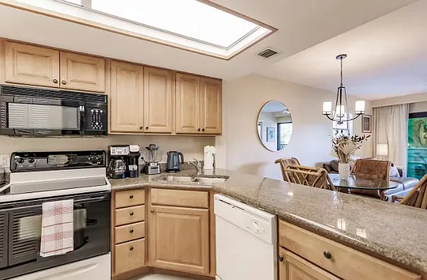 Fully equipped kitchen.