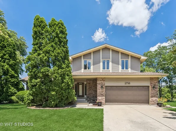 2716 Bordeaux Pl, Lisle, IL 60532
