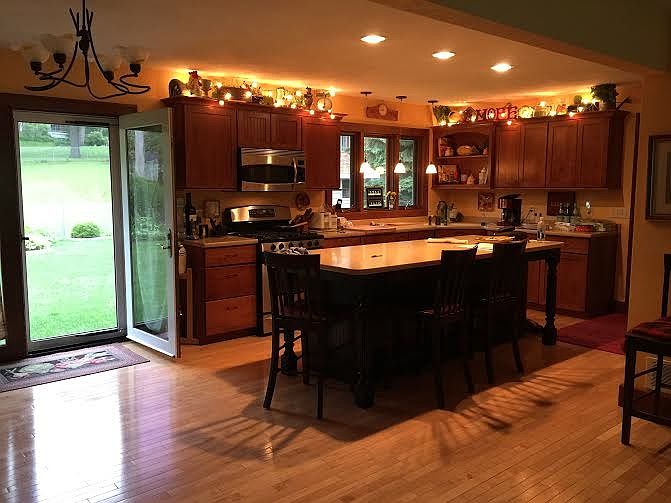 2nd image of 719 N Grant Ave