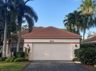 9301 Oak Grove Cir, Davie, FL 33328