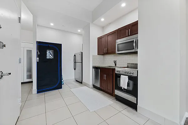 Rented by REAL New York | media 13