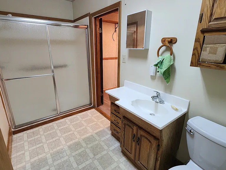 615 Bigler Ave — Photo 5