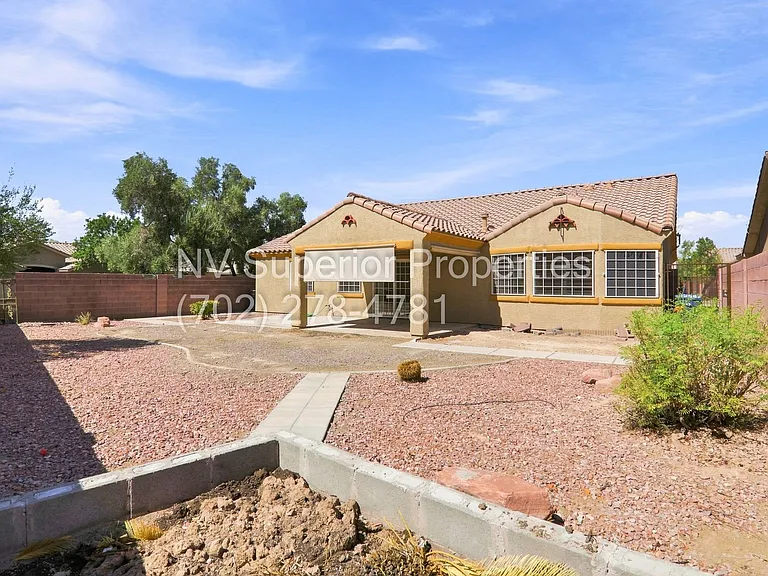 3876 Waynesvill St — Photo 53