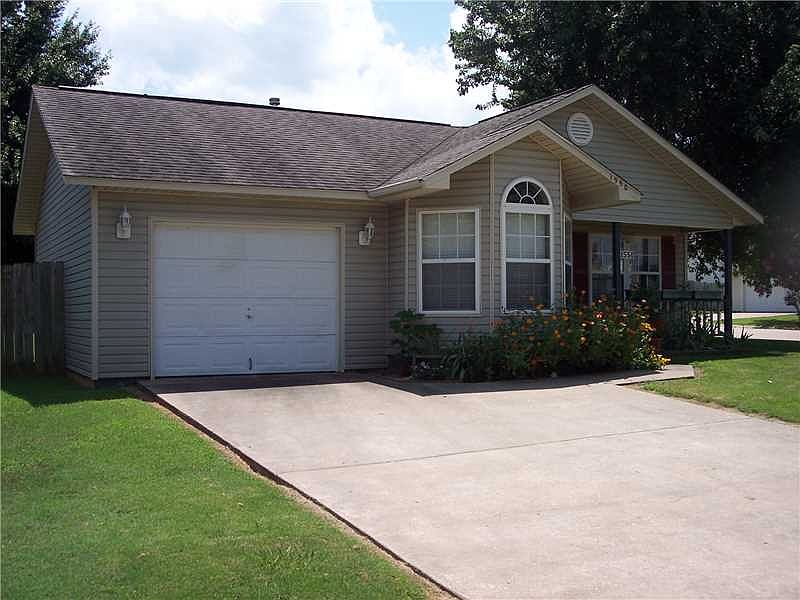2nd image of 1550 Wildwood Ln
