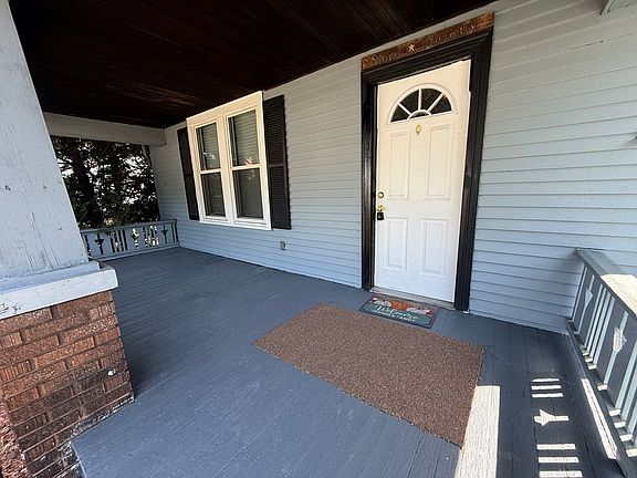 3rd image of 1530 Linden Ave