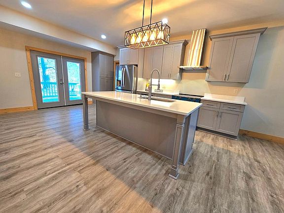 5th image of 2417 Mobile Rd