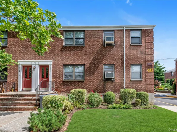 163-02 Willets Point Blvd. #4-221, Whitestone, NY 11357
