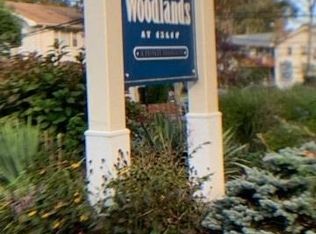 91 Cardinal Ln, Islip, NY 11751