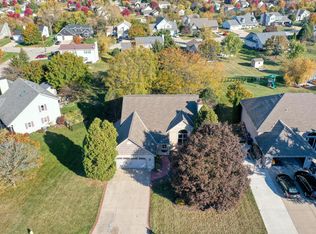 W233N7504 Highview Dr, Sussex, WI 53089