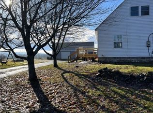 10629 Middle Rd, East Concord, NY 14055