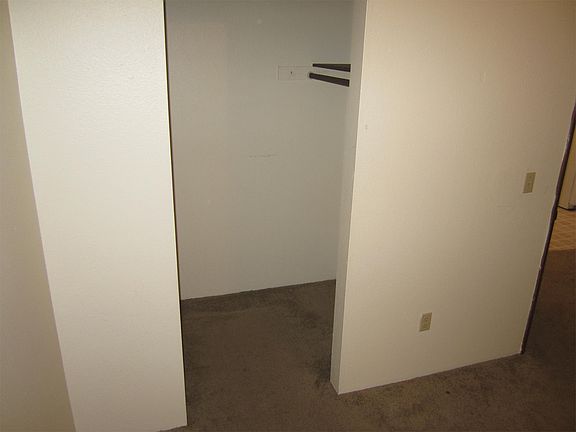 4th image of 4201 E 4th Plain Blvd APT B47