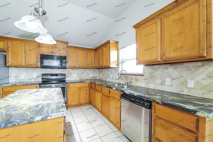 2512 NW 179th Ct — Photo 5