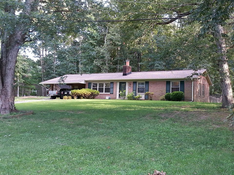 1st image of 100 Dogwood Dr