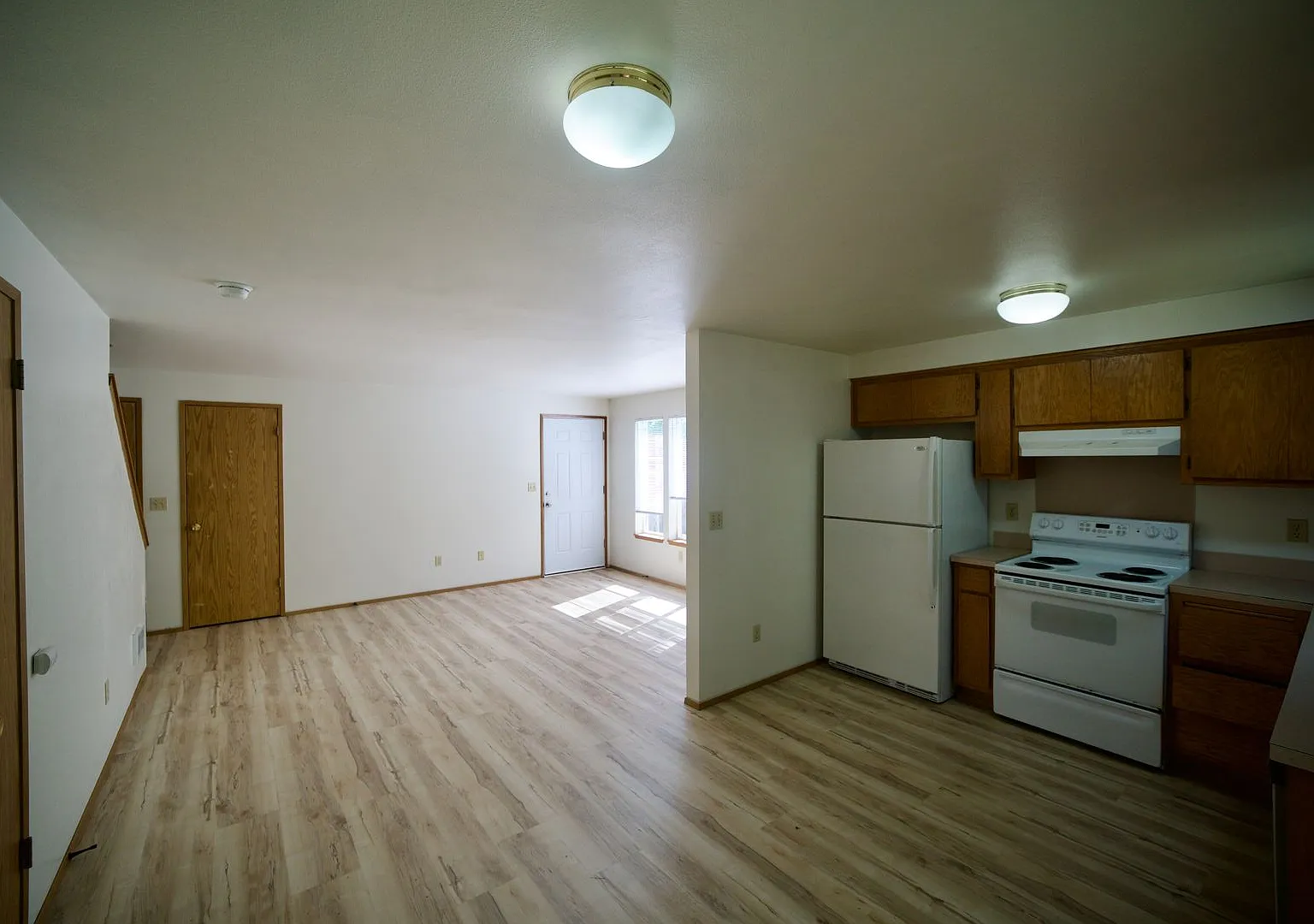 Spacious Townhome with Private Yard Near Lake Stevens! — Photo 4