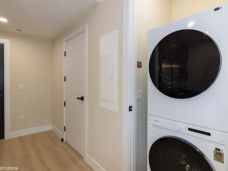 3043 W Irving Park Rd #502 — Photo 17