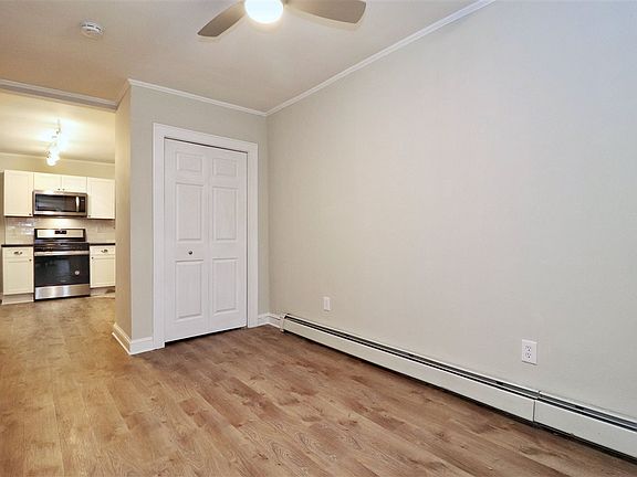 4th image of 63 Laidlaw Ave #2R