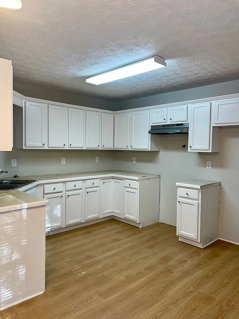 Centrally Located 4 Bed/3 Bath Home w/ Recent Updates! — Photo 4