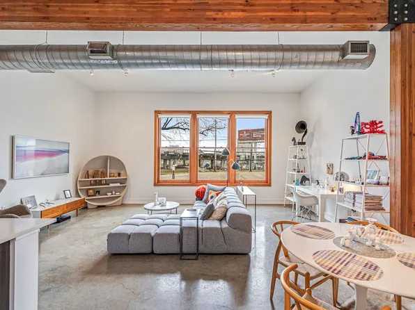 2502 Live Oak St APT 109, Dallas, TX 75204