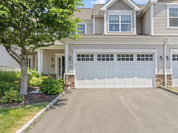 18 Briar Ridge Drive #18, Bethel, CT 06801