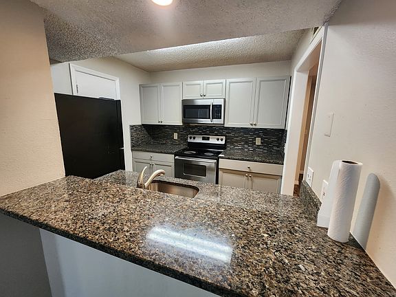 5th image of 8586 Key Biscayne Dr APT 201