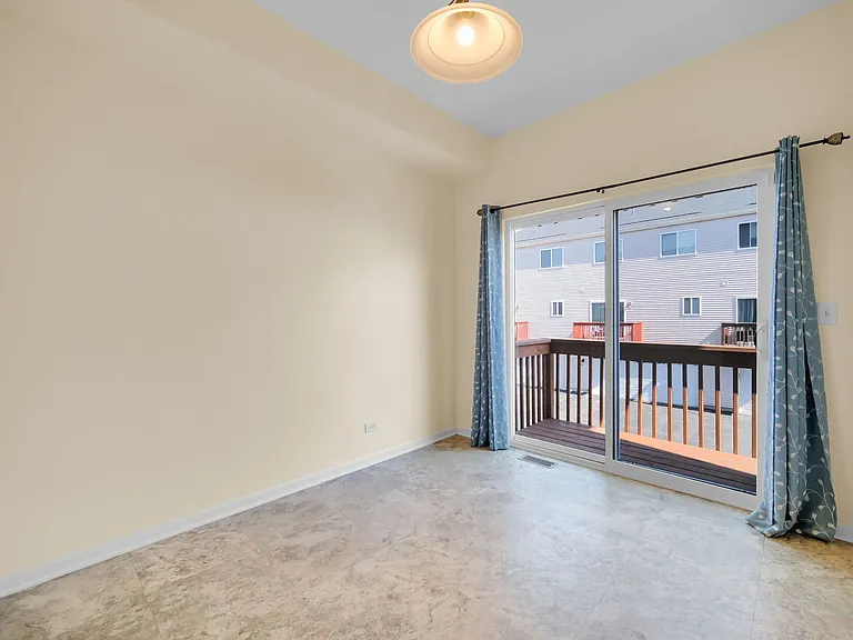 1476 Manning Ave — Photo 11