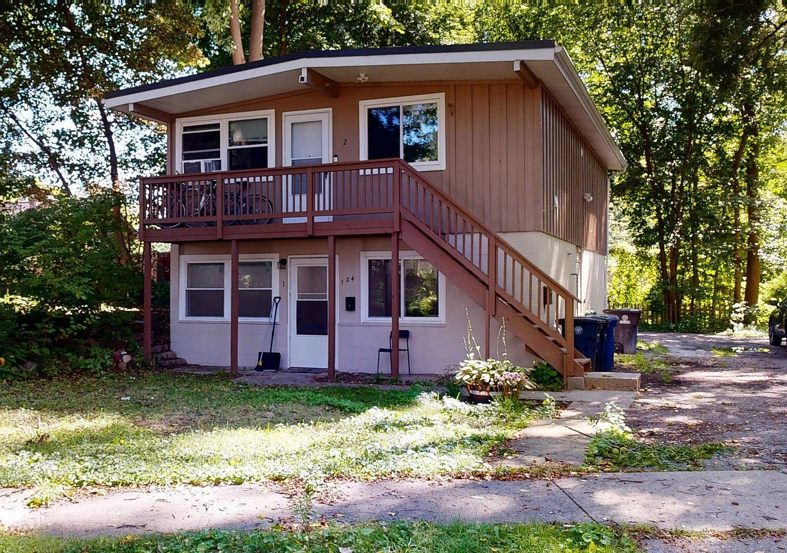 2 bed, 1.0 bath, 816 sqft, $2,000 — Photo 1