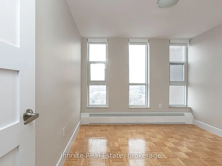 666 Spadina Ave #403 — Photo 3