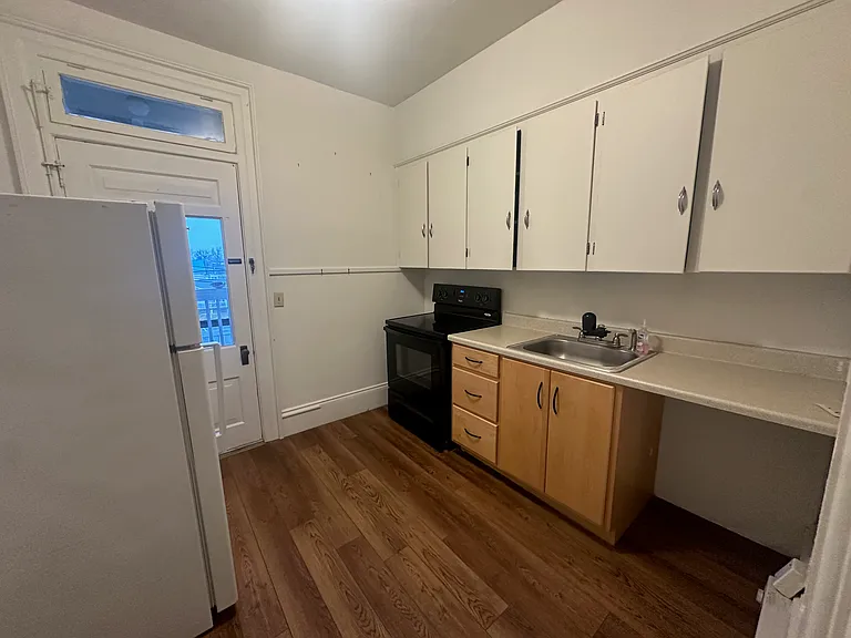 503 N Railroad St #C — Photo 3