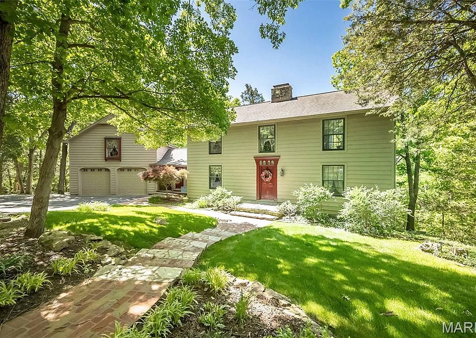 1st image of 10 Ravinia Ln