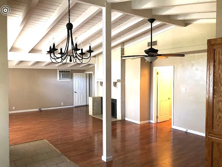 3355 Sunset Dr — Photo 2