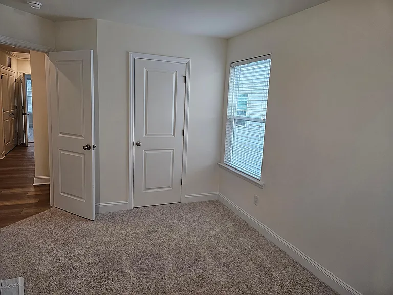 1069 S Point Rd — Photo 10