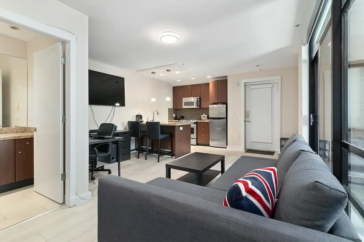 Studio, 476 sqft, $2,795 — Photo 1