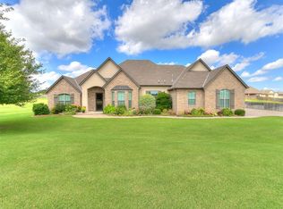 1007 Riata Rd, Tuttle, OK 73089