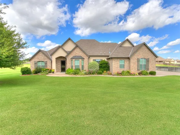 1007 Riata Rd, Tuttle, OK 73089