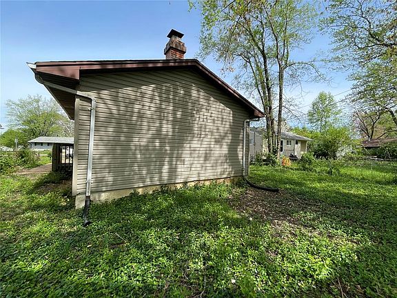 3rd image of 10560 Spring Garden Dr