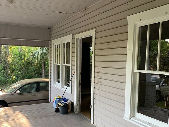 4th image of 319 NE Jacksonville Loop