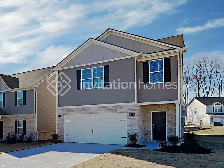 516 Moline Way — Photo 1