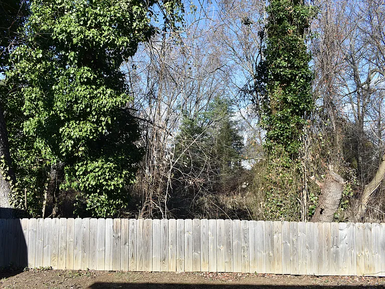 315 Pond View Ln — Photo 9