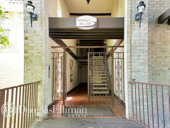 3rd image of 304 Kemeys Ave #304