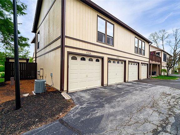 3rd image of 2806 Foxwood Ct