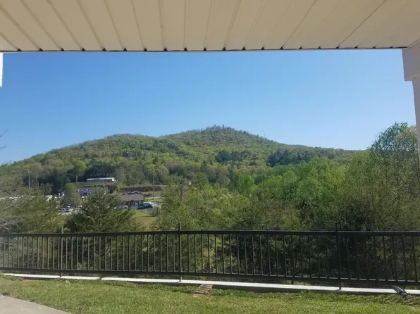 (undisclosed Address), Hiawassee, GA 30546