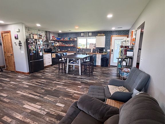 4th image of 6405 W 440th