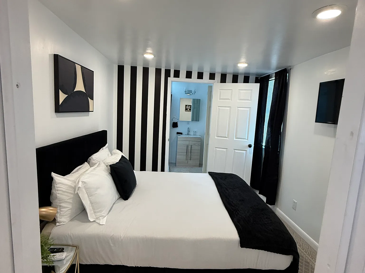 4 bed, 1400 sqft, $3,800 — Photo 2