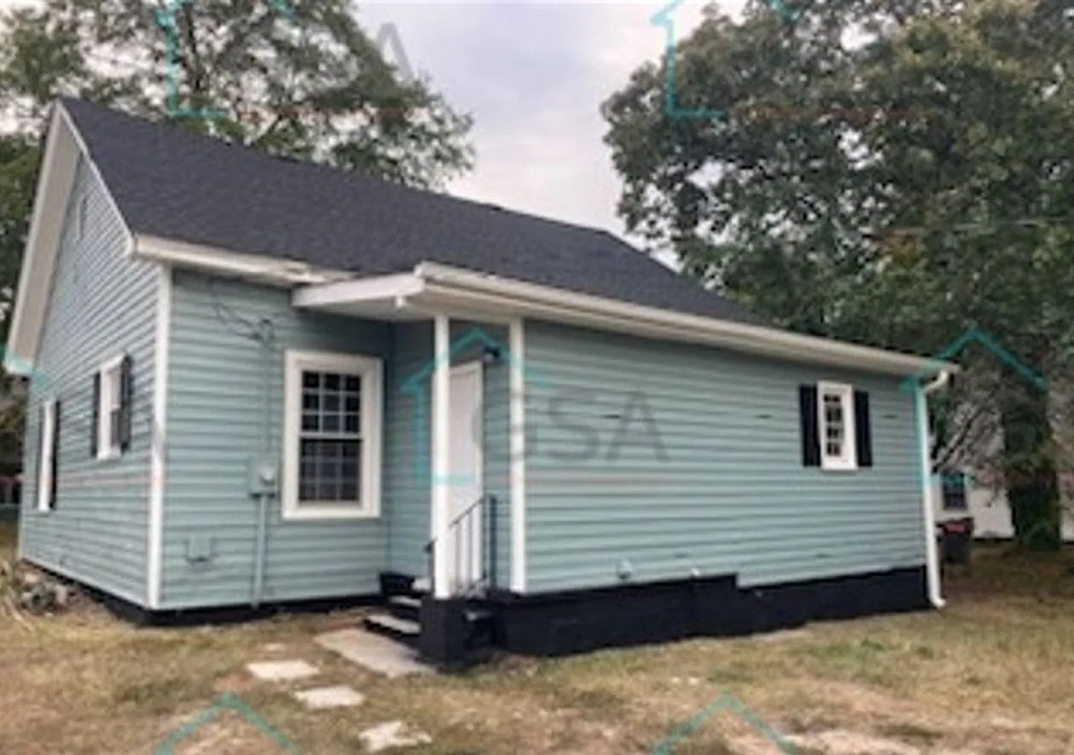 2 Bedroom 2 Bath Available! — Photo 2