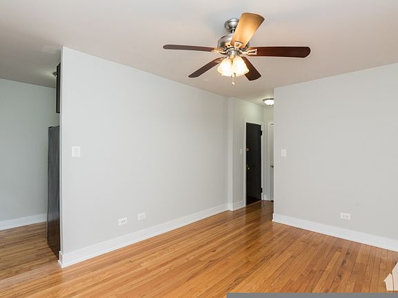 4th image of 520 W Cornelia Ave