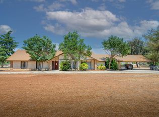 5402 Horseshoe Bend Ave, Clovis, CA