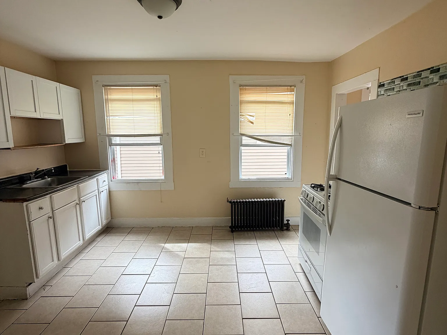 227 County St — Photo 4