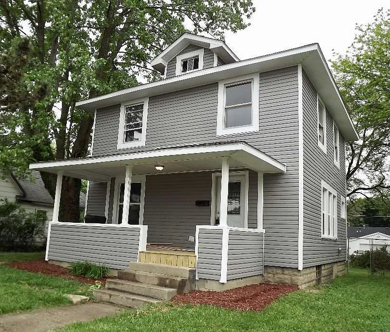 1122 E Walnut St photo 1