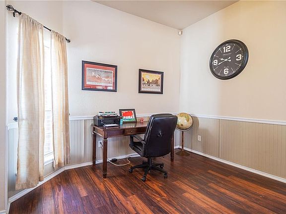 5th image of 108 Mountain Oaks Dr